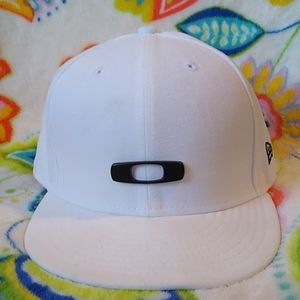 Oackey white cap.
